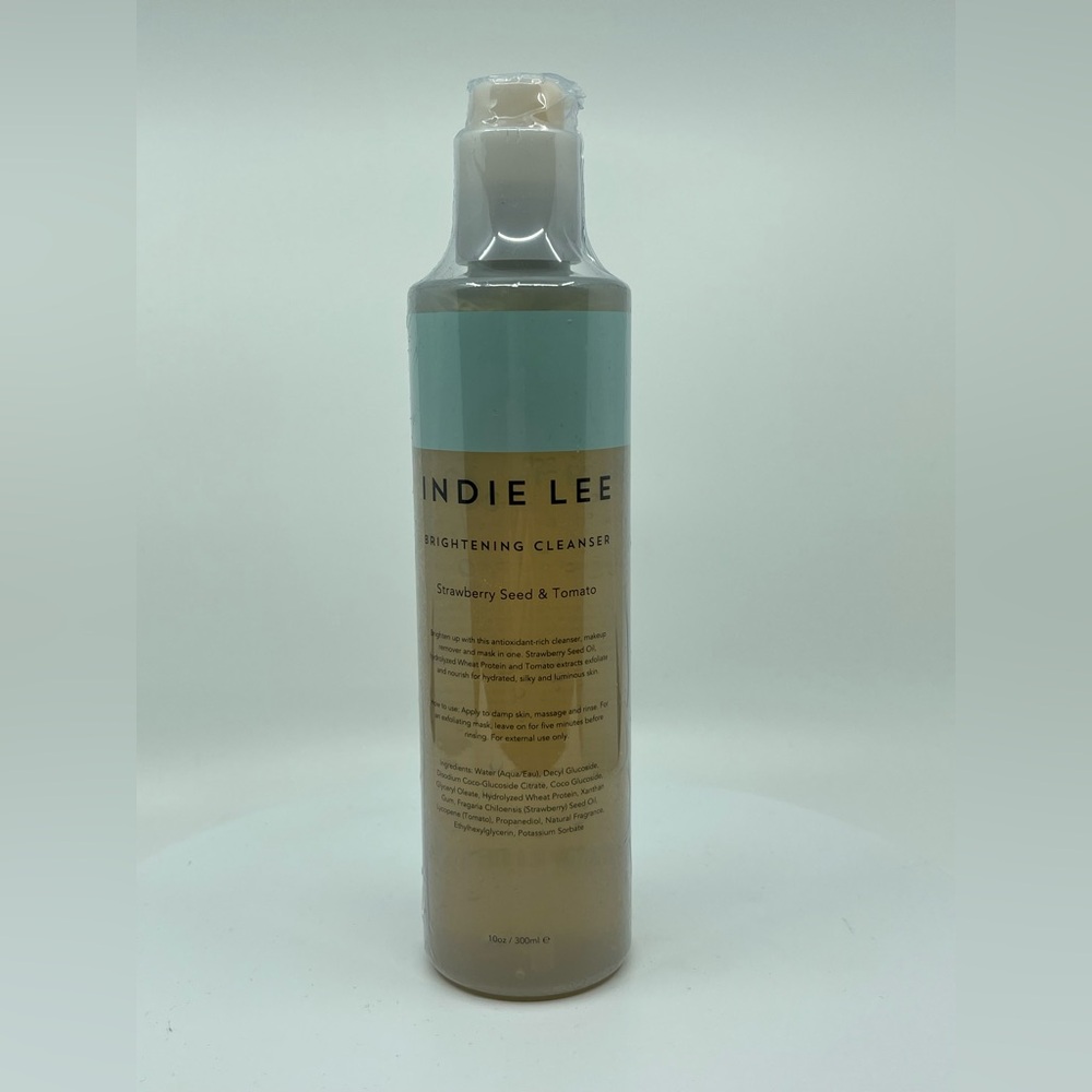 INDIE LEE: Brightening Cleanser